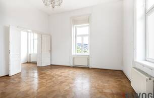 Wohnen Wohnung WIENTALBLICK | helle Wohnung in der historischen Villa mit 4,4m Raumhöhe & Blick auf Linde | sanierungsbedürftig | Balkon geplant + Gartenoption | 1130 Wien