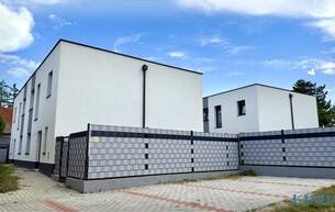 Wohnen Reihen/Doppelhaus ++ NEU ++ Modernes Wohnen im Weinviertel – Drei belagsfertige Doppelhaushälften in Neubau 2125 Neubau