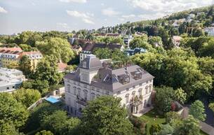 Wohnen Wohnung Wohnen wie Carl Freiherr Seutter in seiner Sommerresidenz | Wohnung mit ca. 139m², 4 Zimmern & 4,40 m Raumhöhe | Balkon geplant + Gartenoption & Parkplatz | sanierungsbedürftig 1130 Wien