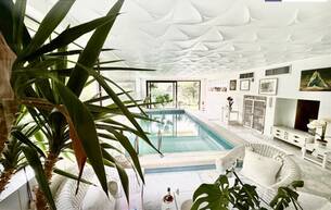 Anlage Villa **Exklusive Landhausvilla in Pötzleinsdorf** ++ eigener Pool ++ Sauna ++ Fitnessraum ++ großer blühender Garten++ Garage ++ Terrasse ++ direkt beim Pötzleinsdorfer Schlosspark ++ 1180 Wien