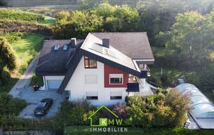 Wohnen Häuser TOP AUSSICHTSLAGE - großzügige Liegenschaft mit großem Garten und Pool 3511 Furth bei Göttweig