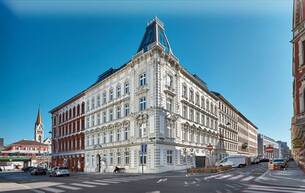 Wohnen Wohnung Erstbezug mit hofseitigem Balkon! Vollsanierte Jahrhundertwendeliegenschaft mit Luftwärmepumpe 1180 Wien