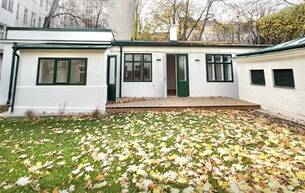 Gewerbe Büro/Praxis Neu saniertes, freistehendes Büro/Atelier mit Terrasse in 1060 zu mieten 1060 Wien Gewerbe Büro/Praxis Neu saniertes, freistehendes Büro/Atelier mit Terrasse in 1060 zu mieten 1060 Wien