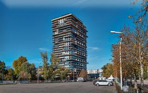 Wohnen Wohnung SENSATIONELLER BLICK über den GRÜNEN PRATER vom 26. Stock (oberste Wohnetage)! Roof-Top-Pool + Fitness + Concierge-Service + Garage 1020 Wien