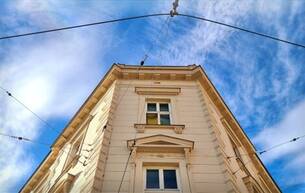 Anlage Industrie/Gewerbe Stabiles Investment mit ca. 5,05% Rendite! Sehr bonitätsstarker Mieter + Traumhaftes Eck-Altbauhaus + Perfekte Infrastruktur und Anbindung mit Straßenbahn vor der Türe! Nutzen Sie diese Gelegenheit! 1160 Wien,Ottakring