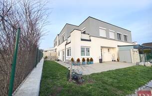 Wohnen Häuser Modernes Eckreihenhaus mit Garten, Terrasse & 2 Carports in Ruhelage 2203 Putzing Wohnen Häuser Modernes Eckreihenhaus mit Garten, Terrasse & 2 Carports in Ruhelage 2203 Putzing