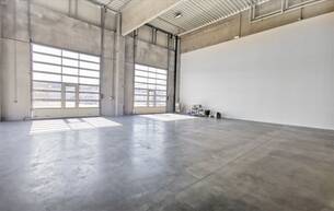 Gewerbe Lager Innovativer Betriebsstandort mit ca. 3.300m² Nutzfläche | Büro-, Produktions- & Lagerflächen | Teilflächen möglich 2100 Korneuburg