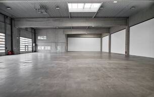 Gewerbe Lager Produktionshalle mit ca. 800m² inkl. modernem Büro || Parkplätze || 3 Sektionaltore 2100 Korneuburg