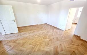 Anlage Wohnung Traumhafte Grün- und Ruhelage in 1130 Wien! Fern- und Grünblick + Tolle Raumaufteilung + Historisches und saniertes Villengebäude! Einziehen und Wohlfühlen! 1130 Wien