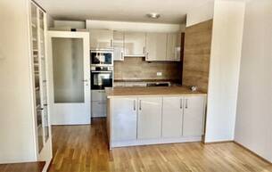 Wohnen Wohnung SEHR SCHÖNE UND NEUWERTIGE 3 ZIMMER WOHNUNG MIT LOGGIA UND GARAGENPLATZ 1220 Wien Wohnen Wohnung SEHR SCHÖNE UND NEUWERTIGE 3 ZIMMER WOHNUNG MIT LOGGIA UND GARAGENPLATZ 1220 Wien