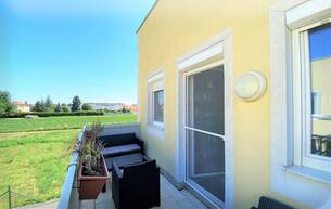 Wohnen Wohnung 2-Zimmer Wohnung mit Balkon (N/W) | 48 m² Wohnfläche | 1. OG | Sportplatzgasse | Eggendorf | ab 1. April 2026 2493 Eggendorf