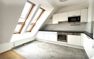 Wohnen Wohnung SONNIGE DACHGESCHOSS-MAISONETTE NAHE HANUSCH KRANKENHAUS 1140 Wien