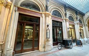 Gewerbe Hotel Wein, Genuss & Ambiente: Exklusive Fläche für Kaltgastronomie im Palais Ferstel 1010 Wien