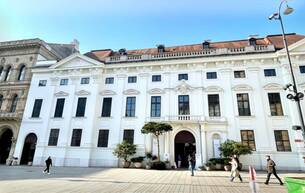 Gewerbe Büro/Praxis Repräsentative Büroetage im Herzen Wiens zu mieten: Arbeiten im geschichtsträchtigen Palais Harrach 1010 Wien Gewerbe Büro/Praxis Repräsentative Büroetage im Herzen Wiens zu mieten: Arbeiten im geschichtsträchtigen Palais Harrach 1010 Wien