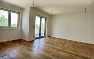 Wohnen Wohnung Erstbezug in Mannswörth: Moderne 2-Zimmer Wohnung mit Balkon 2320 Mannswörth