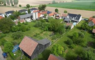 Wohnen Einfamilienhaus Herrliches Grundstück mit sanierungsbedürftigem Altbestand & Potential zum Ausbau | traumhafter Grund mit Pool, Werkstatt und Stadl 2112 Würnitz