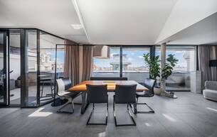 Wohnen Wohnung Exklusive Penthouse-Maisonette mit Panoramablick – Direkt am Haus des Meeres! 1060 Wien