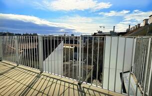 Anlage Wohnung Traumblick - Ihr Logenplatz über der Stadt! Wohnen im Dachgeschoss mit WOW-Effekt! Traumhaft saniertes Altbauhaus + Hofseitige Terrasse + Tolle Infrastruktur und Anbindung + Lebensqualität pur! 1170 Wien