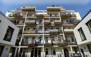 Anlage Wohnung ++ Top Investition ++ Befristet vermietete Altbauwohnung + saniert + Balkon 1200 Wien