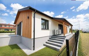 Wohnen Häuser SONNENUNTERGÄNGE INKLUSIVE – EXKLUSIVER DESIGN-BUNGALOW MIT 5 ZIMMERN, PHOTOVOLTAIK & 750 M² GRUND! 7503 Großpetersdorf
