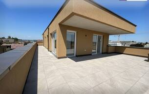 Anlage Wohnung Leben wie im Paradies – 4-Zimmer-PENTHOUSE mit Rundumblick von der großzügigen 86m2 großen Dachterrasse! + 70m2 extensiv begrüntes Flachdach 8401 Kalsdorf bei Graz Anlage Wohnung Leben wie im Paradies – 4-Zimmer-PENTHOUSE mit Rundumblick von der großzügigen 86m2 großen Dachterrasse! + 70m2 extensiv begrüntes Flachdach 8401 Kalsdorf bei Graz
