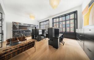 Gewerbe Büro/Praxis Repräsentatives, komplett möbliertes Design-Office in Top-Lage zur Untermiete 1050 Wien Gewerbe Büro/Praxis Repräsentatives, komplett möbliertes Design-Office in Top-Lage zur Untermiete 1050 Wien