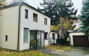 Wohnen Einfamilienhaus Hofhaus im Innenhof – sanierungsbedürftiges Haus in ruhiger Lage des 21. Bezirks 1210 Wien