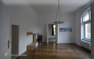 Wohnen Häuser 6,5 Zimmer, Exklusives Wohnen mit Berg- und Stadtblick in vollsaniertem Haus in NÖ | 260m² für 980.000,00 € 2391 Kaltenleutgeben