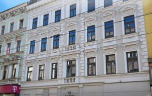 Anlage Wohnung Entdecken Sie diesen Terrassentraum im ruhigen Innenhof + neu sanierte 3-Zimmer-Wohnung mit Klimaanlage & Luftwärmepumpe + Saniertes Altbauhaus 1160 Wien