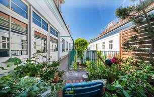 Wohnen Wohnung Wohnen im Grünen ! Altbau Klassiker mit Pawlatsche im Herzen des 7. Bezirks 1070 Wien