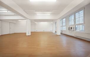 Gewerbe Büro/Praxis 115m² Büro-/Ausstellungsfläche | frei einteilbar | mit Lastenaufzug | U-Bahhnähe | Teilflächen möglich 1150 Wien