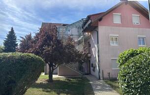 Wohnen Wohnung ++ TOLLE KLEINE GARTENWOHNUNG im GRÜNEN WETZELSDORF++Nutzfläche ca. 36 m², GARTENANTEIL ca. 40 m², PARKPKLATZ++ 8053 Graz,15.Bez.:Wetzelsdorf