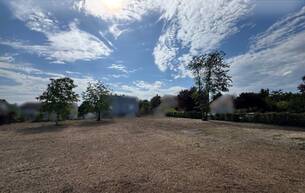 Wohnen Zwei unbebaute Grundstücke | zusammen ca. 1.201 m² | Bauland Wohngebiet – maximal 2 Wohneinheiten pro GS | im Herzen von Leopoldsdorf - unweit der Hauptstraße 2333 Leopoldsdorf