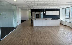 Gewerbe Büro/Praxis Exklusive Bürofläche mit Weitblick: Modernes Arbeiten im "SKYLINE" 1190 Wien 1190 Wien Gewerbe Büro/Praxis Exklusive Bürofläche mit Weitblick: Modernes Arbeiten im "SKYLINE" 1190 Wien 1190 Wien