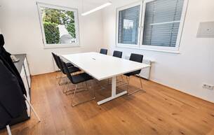 Gewerbe Büro/Praxis Topsaniertes 99m² EG-Büro mit eigenem Vorgarten | Moderne Ausstattung inkl. Teeküche und Klima 1220 Wien