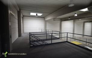 Gewerbe Lager Halle und Lager 425m², 340m², 414m² für Veranstaltungen oder Lager, 2 Gewerbeobjekte nebeneinander mit große Parkplatz,zu verkaufen 1220 Wien