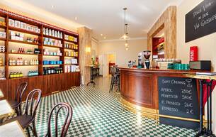 Gewerbe Hotel ++NEU++ THE PERFECT COFFEE LOCATION – HOCHWERTIGES DESIGNLOKAL MIT SCHANIGARTEN IN DER JOSEFSTADT 1080 Wien